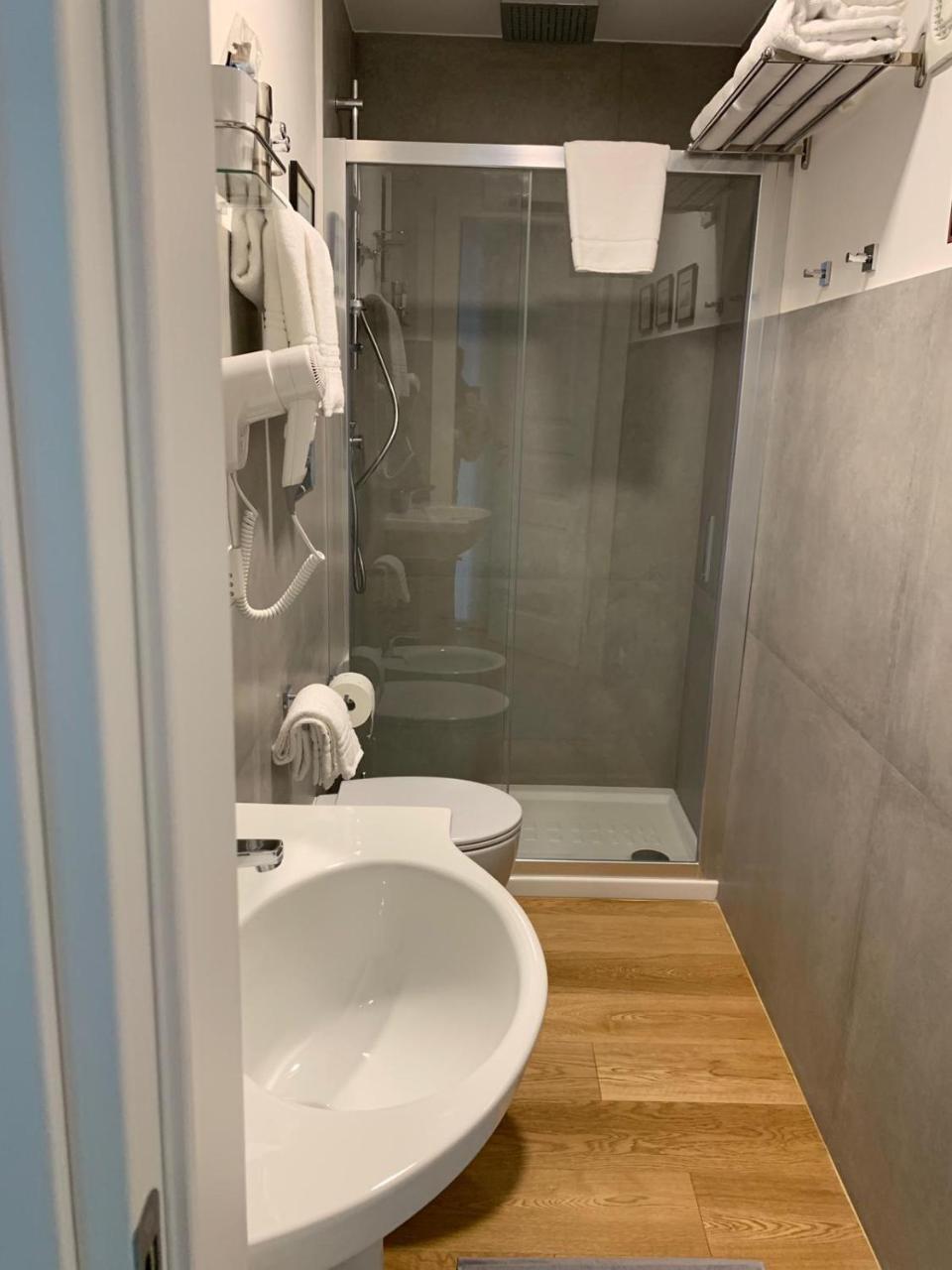 לינה וארוחת בוקר נאפולי Dimora Megaride מראה חיצוני תמונה